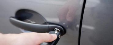 Как открыть дверь автомобиля без ключа